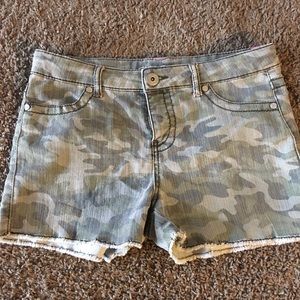 Army fatigue designed juniors shorts